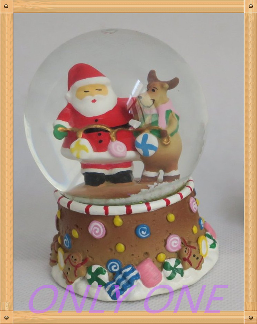 80mm Christmas snow globe ornament